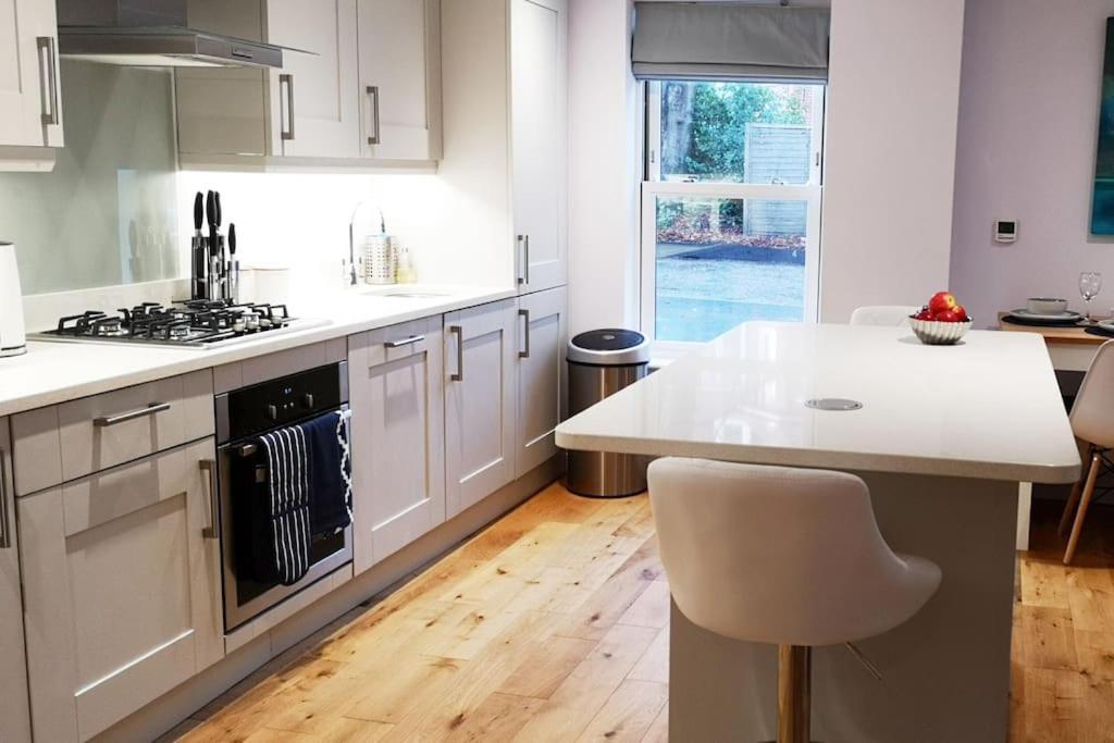 New Ground Floor Apartment, 4 Mins Walk To Beach Bournemouth Eksteriør bilde