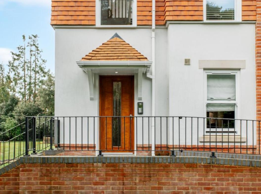 New Ground Floor Apartment, 4 Mins Walk To Beach Bournemouth Eksteriør bilde